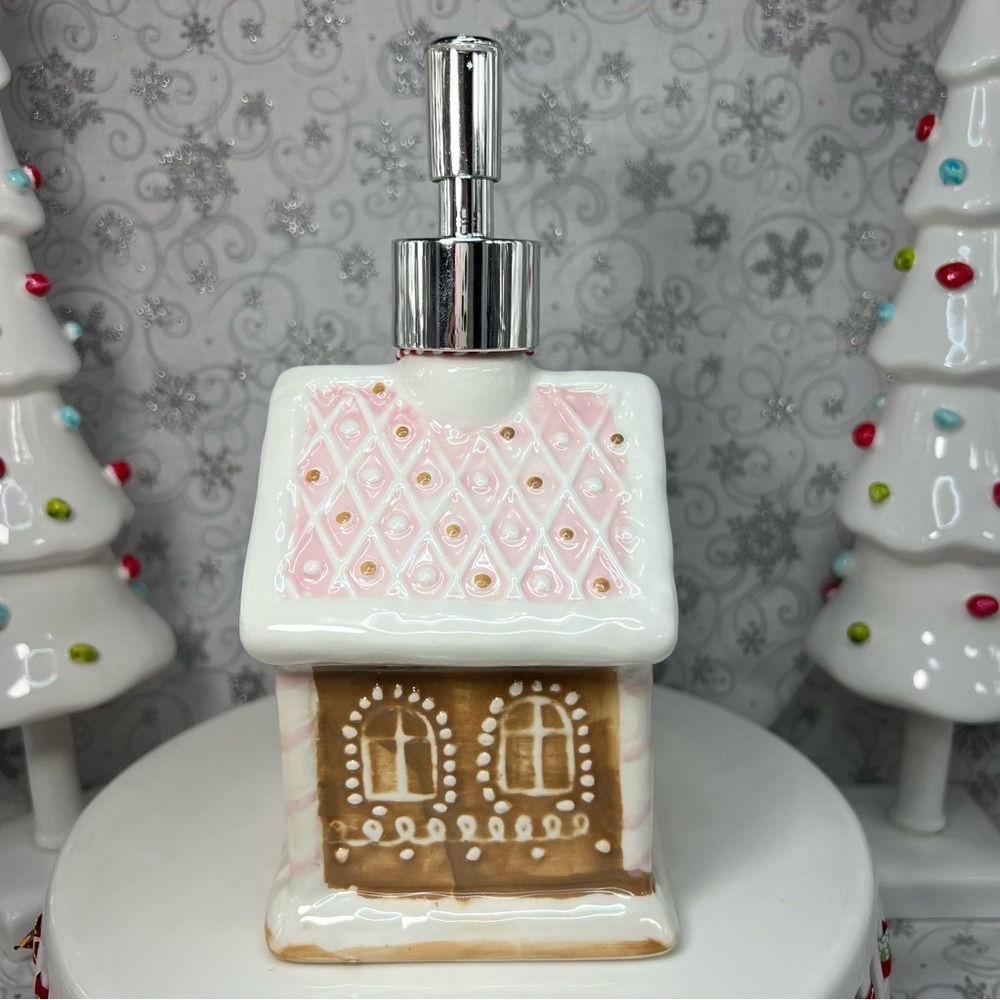 Christmas Pastel Pink Ceramic Gingerbread Soap Dispenser & Dish Scrubby Holder - Picture 3 of 12